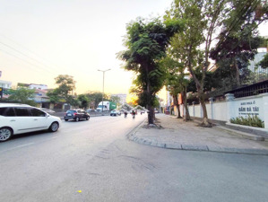 mặt đường nguyễn văn linh, 196m2, mt 6m, vỉa hè 5m, giá 10.5 tỷ - rẻ nhất thị trường