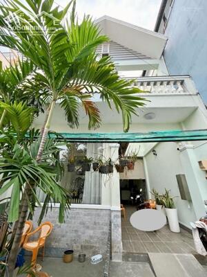 Bán biệt thự Hoàng Ngân Q8 Võ Văn Kiệt, chỉ 15p vô Q1, nhà đẹp chỉ 14.99t