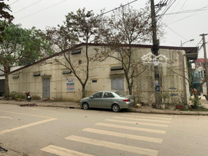 gia đình cần bán nhà 2 mặt tiền tại thành phố yên bái.