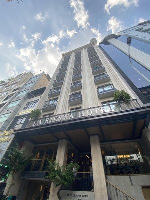 bán toà chdv nguyễn văn trỗi p15, 418m2(19x22), hầm + 7 tầng, 66 chdv cao cấp, hđt 350tr, giá mềm.