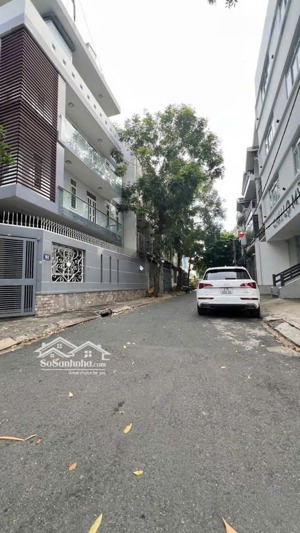 tôi gấp bán nhà hxh nguyễn trãi quận 1 đang cho thuê khoán trước tết 48m2. chỉ 9,45ty.