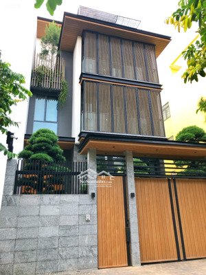bán biệt thự 2 mặt tiền khu compound lê văn sỹ, quận 3, dt 170m2, hầm + 4t + 2 master room - 41 tỷ
