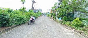 cần bán 1 kiot và 5 phòng trọ kế bên khu công nghiệp bầu xéo đang cho thuê kín...