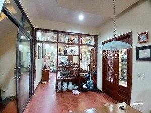 biệt thự 2 tầng tôn đức thắng, phù hợp xây trụ sở cty 300m2 giá 130tr/m2 ô tô tránh