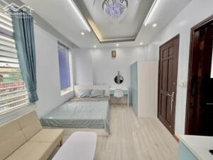 Căn hộ Full nội thất, Cửa sổ lớn gần chợ Phạm Văn Hai, Tân Bình