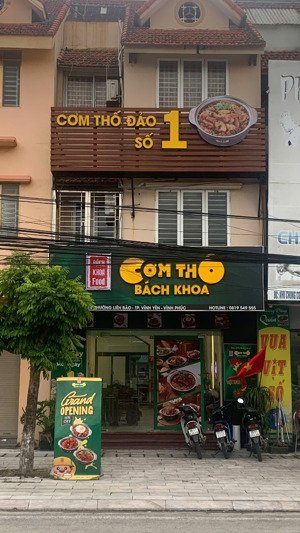 sang nhượng nhà hàng cơm mới mở do chuyển nơi ở