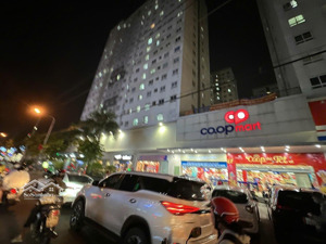 bán trường cao đẳng ngang 56m gần phan văn hớn q12 6 tầng 4760m2 220 phòng học 270 tỷ. 0902675790