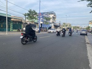 chính chủ cần bán nhà mặt tiền 27/4 giao với huỳnh minh thạnh, đang cho thuê 8tr/ tháng, 5.5 tỷ tl