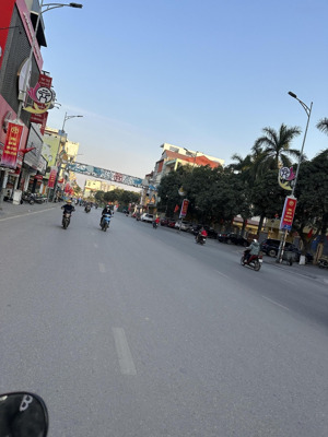 bán nhà mái thái uy nỗ, thiết kế đẳng cấp, sát nhà văn hoá huyện, ô tô thông tứ tung chỉ hơn 17 tỷ.