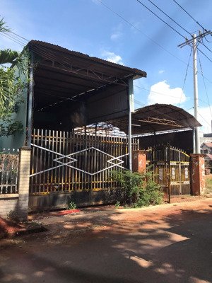 cho thuê nhà nguyên căn, hẻm vào rộng