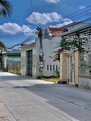 cuối năm bán nhanh bán vội lô đất thổ cư khu vực sát vách tp phan thiết