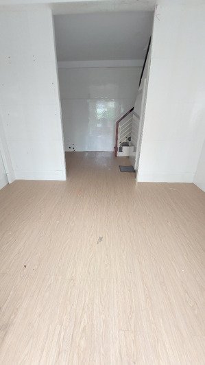 cho thuê nhà 2pn đường xe hơi quận 4