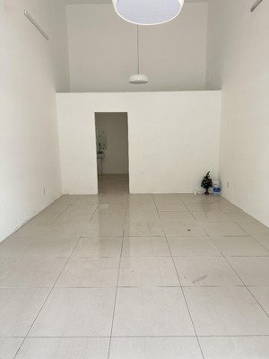 bán rẻ shophouse 4x10 trần cao 6m làm thêm gác lửng được 25m2 giá bán 4.9ty sh