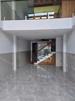cho thuê nhà mt cách mạng tháng 8 mới 100% 3 tầng giá tốt