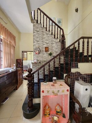 bán biệt thự đẳng cấp quận 8, 11x40m, ôtô đậu thoải mái, đất cực rộng, sát đường phú định, xem ngay