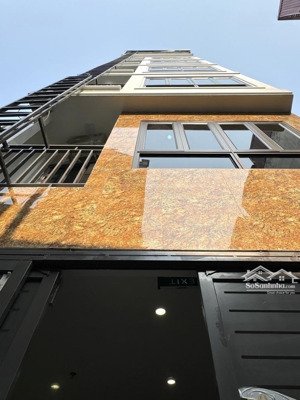 toà ccmn trung hoà - ô tô đỗ cửa - 8 tầng thang máy - hai thoáng - cho thuê ~ 1 tỷ/ năm