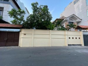 biệt thự sân vườn giá 99tr/m2 trong khu biệt thự trường chinh, quận tân bình, diện tích: 20 x 30m