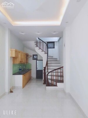 Bán nhà Tứ Hiệp - Thanh Trì DT : 30m 3 tầng mặt tiền 4m + Giá chào : 4.2 tỷ thương lượng