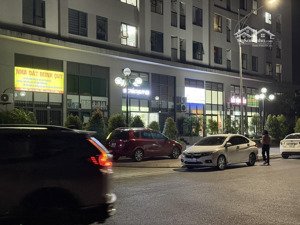 bán căn shophouse mặt phố có gác xép vừa ở lại kinh doanh đc,tp hải dương giá 1.650tr lh 0979020171