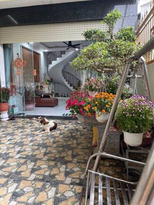 cho thuê nhà 1 trệt 1 lầu. dts: 170 m2. ngang 5m. đường gs18, phường dĩ an, tp dĩ an, bình dương