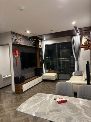 chính chủ cho thuê căn hộ cao cấp vinhomes sky park bắc giang 2 phòng ngủ 2 wc