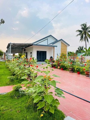 bán căn nhà vườn nghĩ dưỡng 1400m2 ( 1000m2 thổ + 400 vườn ) ở dương xuân hội , châu thành