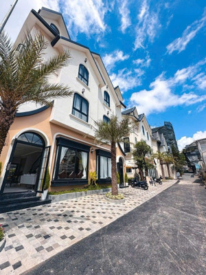 villa xinh kinh doanh tốt nguồn thu ổn định full nội thất gần trung tâm