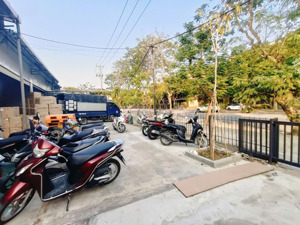 cho thuê kho cụm cn từ liêm, đường cầu diễn, dt 450m2, cao 9m, điện 3 pha, xe công đỗ cửa, xuất vat
