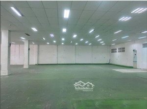 cho thuê kho siêu vip 258m và 405m vị trí đắc địa tại đường trường sơn, p. 15, quận 10.