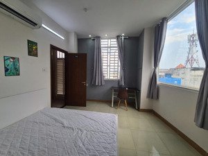 cho thuê căn hộ studio, tủ lạnh, đầy đủ nội thất, tách bếp ở bình thạnh