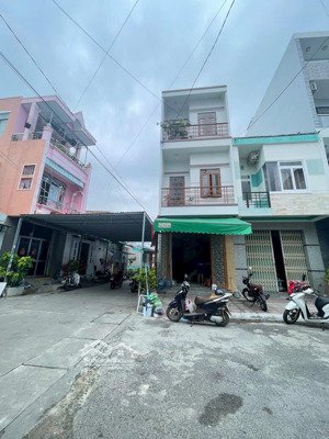 bán nhà giá rẻ nha trang đường ô tô 2 mặt tiền chỉ hơn 3 tỷ tại nha trang