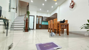 nhà riêng 4 tầng cổ điển a, dt: 35m xã tứ hiệp cạnh chung cư iec