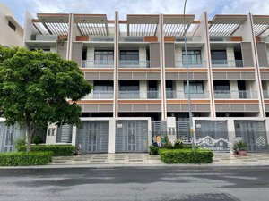 cực hiếm! nhà 5x22m, hầm 4 tầng thang máy, rộng rãi. thiết kế sang, tiện nghi vừa ở & làm văn phòng