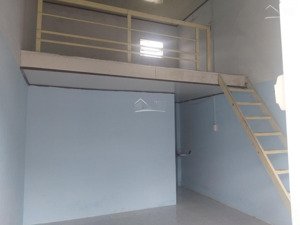 cho thuê phòng trọ ngay trung tâm tp nha trang. 25m2, có gác lửng, giá 1,5 triệu/tháng