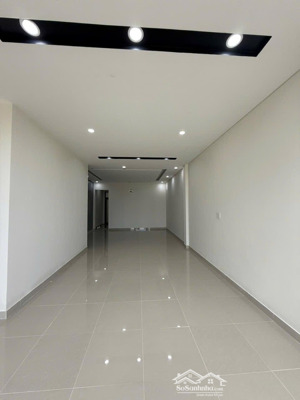nhà 3 tầng trống suốt mặt tiền nguyễn phước lan