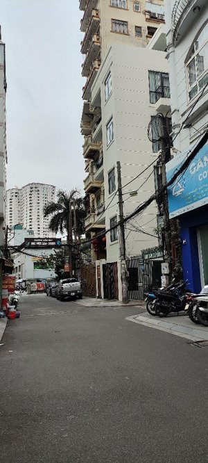 bán đất phân lô mặt ngõ đường cầu giấy 110m2xmt5m. đường 10m ô tô tránh. kinh doanh. giá 300tr/m