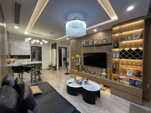 cho thuê dài hạn căn hộ 3 phòng ngủ ở ct1 luxury riverside