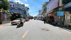 bán nhà mặt đường tôn đức thắng, mặt tiền rộng, vuông bánh chưng cực đẹp.