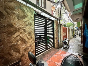 bán chung cư mini cầu giấy. 70m, 7 tầng thang máy, 15,5 tỷ. vị trí kim cương, doanh thu 75 tr/th.