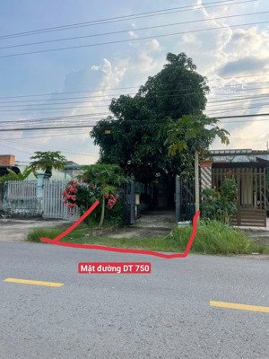 bán nhà 2 mặt tiền dt 750 tân long 1.6 tỷ. cách ql 13 tầm 5phut