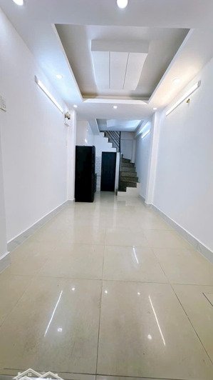 cho thuê nhà 2 phòng ngủ mặt tiền đường số xe hơi vào tận nhà