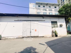 cho thuê kho xưởng cầu diễn (ngay chân cầu), dt 150m2 mt 12m, điện 3fa, vat, xe công đỗ cửa, 110k/m