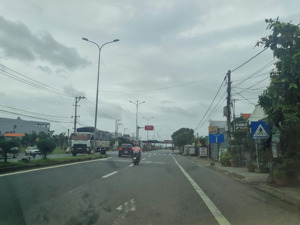 bán nhà cấp 4 mặt phố trần hưng đạo - tam kỳ, giá 7,4 tỷ có thương lượng, diện tích 102m2.