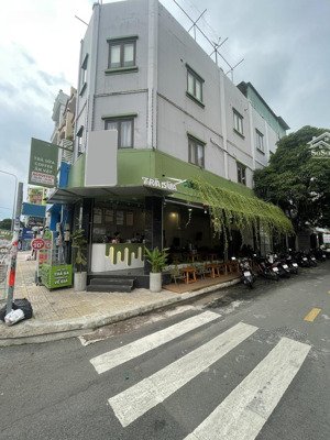 mặt bằng căn góc 2 mặt tiền rất đẹp - cho thuê hoặc sang nhượng quán