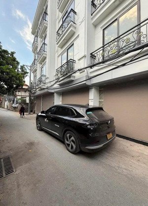 nhà cầu bươu,hữu hòa,ô tô vào ngõ thông 40m 5 tầng 4.6 tỷ