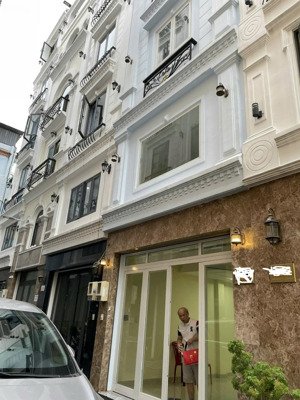 bán biệt thự liền kề hxh hoàng văn thụ, p. 8, phú nhuận, 1 trệt, lửng, 3 lầu. nhà đẹp vào ở ngay