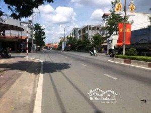 bán 2 nền mặt sau quán cà phê điểm hẹn bến lức