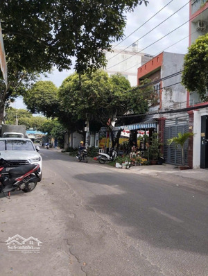 chủ gửi bán gấp nhà mặt tiền kinh doanh dt hơn 40m2 giá 6 tỷ có thương lượng ngay tân quý-tân phú