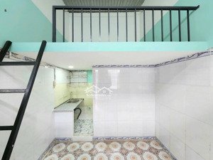 phòng trọ sạch đẹp thoáng, máy lạnh sát ktx b đhqg hcm, chỉ 2.2tr/tháng