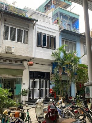 shophouse mini tại khu chợ đầu mối liên phương, xây 3,5tầng, sổ riêng từng căn. giá bán từ 1-1,5 tỷ